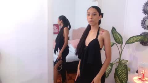 Snapshot of emily_cross_ chatting on 09.13.25 Emily online show from 09.13.25
