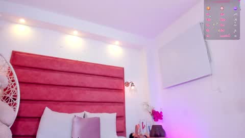 Snapshot of emily_daarell chatting on 09.26.25  M I A   online430pm- 930pm online show from 09.26.25