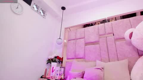 Snapshot of emily_daarell chatting on 10.02.25  M I A   online430pm- 930pm online show from 10.02.25