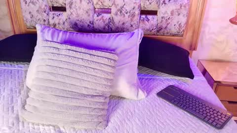 emily_dempsey online show from 02.08.26