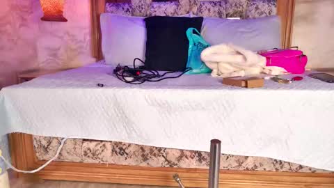 emily_dempsey online show from 03.22.26