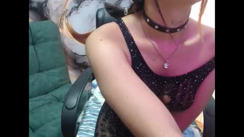 Snapshot of emily_fox_3 chatting on 02.17.25 emily fox 3 online show from 02.17.25