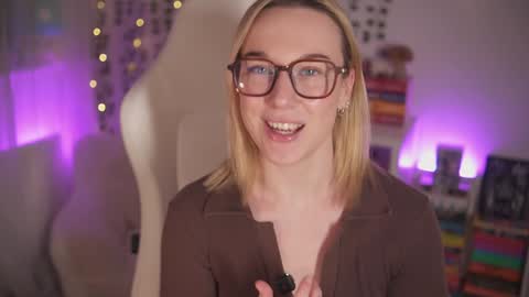 Em -  online show from 12.08.24