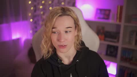 Em -  online show from 01.13.25