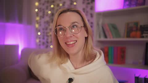 Em -  online show from 01.22.25