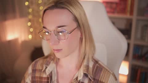 Em -  online show from 01.31.25