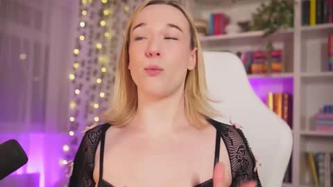 Em -  online show from 02.16.25