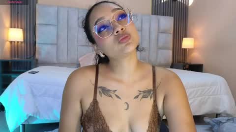 Snapshot of emily_foxyy chatting on 06.09.26 Emily online show from 06.09.26