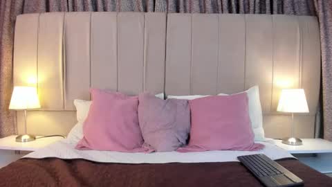 Snapshot of emily_gv chatting on 12.16.25 Emily online show from 12.16.25