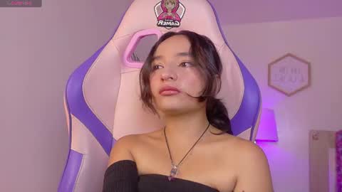 Snapshot of emily_jonexs_ chatting on 06.20.26 mily online show from 06.20.26