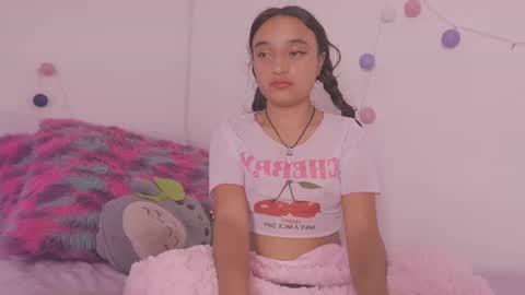 Snapshot of emily_jonexs_ chatting on 07.18.26 mily online show from 07.18.26