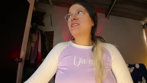 Snapshot of emily_katz chatting on 05.06.26 Julieta online show from 05.06.26