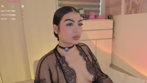 EmilyKenner  Independent model  online show from 11.16.25