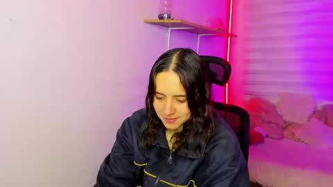emily_lindey online show from 11.19.25