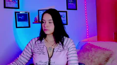 Snapshot of emily_lindey_ chatting on 07.23.26 Emily Lindey online show from 07.23.26
