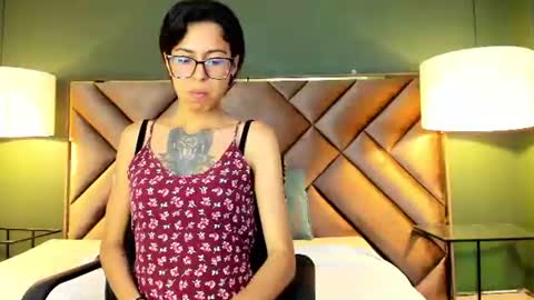 Snapshot of emily_loperaa chatting on 06.20.26 Emily online show from 06.20.26