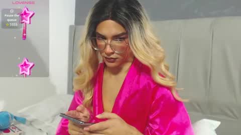 Snapshot of emily_nourx chatting on 04.28.26 Emily online show from 04.28.26