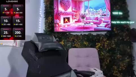 Snapshot of emily_palmeer chatting on 06.21.26 emily_palmeer online show from 06.21.26
