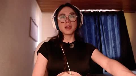 emily_pearl_ online show from 12.08.24