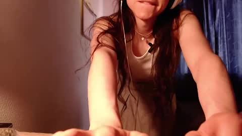 emily_pearl_ online show from 12.12.24