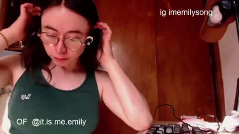 Snapshot of emily_pearl_ chatting on 04.25.26 emily_pearl_ online show from 04.25.26