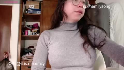Snapshot of emily_pearl_ chatting on 05.27.26 emily_pearl_ online show from 05.27.26