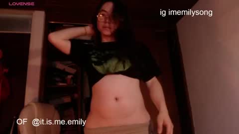 Snapshot of emily_pearl_ chatting on 06.19.26 emily_pearl_ online show from 06.19.26