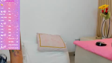 emily_rivas_ online show from 03.30.26