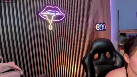 Emily  online show from 12.04.25