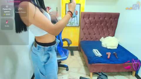 Snapshot of emily_rosse04 chatting on 07.25.26 online show from 07.25.26