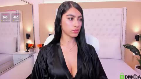 Snapshot of emily_roux chatting on 11.09.25 EMILY online show from 11.09.25