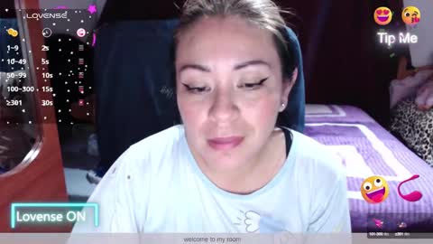 Snapshot of emily_sexy69 chatting on 01.17.25 Emily online show from 01.17.25