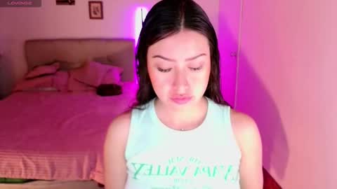 Snapshot of emily_swan_04 chatting on 11.04.25 Emily  Swan online show from 11.04.25