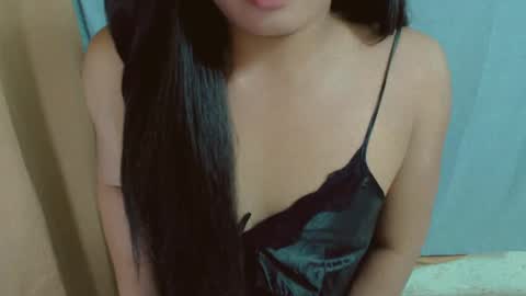 Snapshot of emily_sweeney chatting on 02.08.25 emily online show from 02.08.25