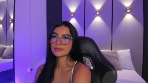 Snapshot of emily_tolson chatting on 05.29.26 emily_tolson online show from 05.29.26