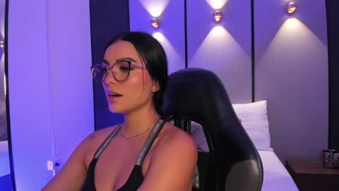 Snapshot of emily_tolson chatting on 06.03.26 emily_tolson online show from 06.03.26
