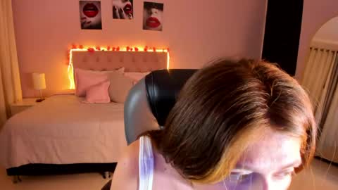 Snapshot of emily_warren__ chatting on 04.22.26 emily_warren__ online show from 04.22.26