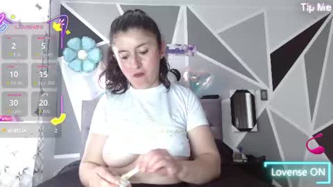 Snapshot of emily_white00 chatting on 06.09.26 emily online show from 06.09.26