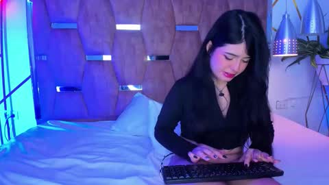 Amily  Andrew online show from 11.13.25