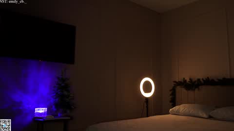 Snapshot of emilybatee chatting on 01.16.25 emilybatee online show from 01.16.25