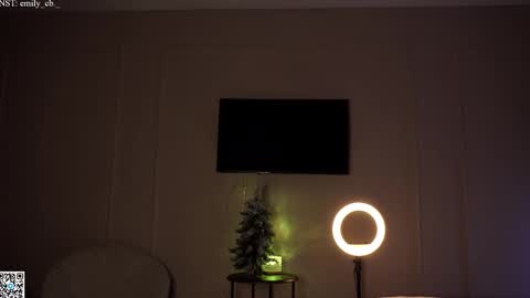 Snapshot of emilybatee chatting on 02.09.25 emilybatee online show from 02.09.25