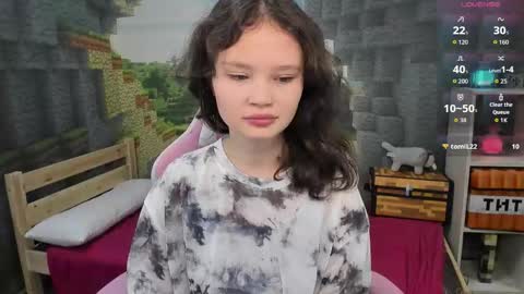 Snapshot of emilychaves chatting on 10.15.25 Emilyhaves online show from 10.15.25