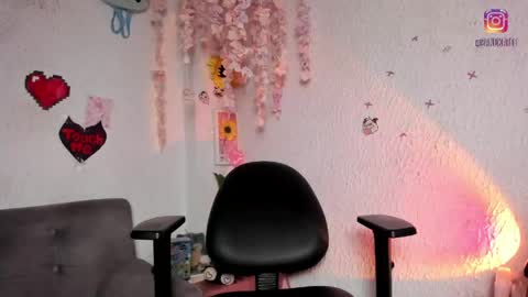 Emily online show from 04.18.26