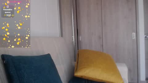 Snapshot of emilyguss chatting on 12.10.24 Emily online show from 12.10.24