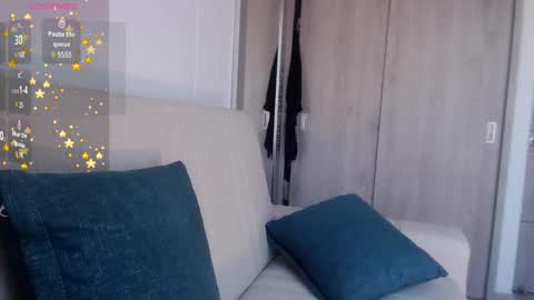 Snapshot of emilyguss chatting on 12.10.24 Emily online show from 12.10.24