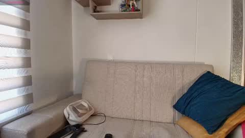 Snapshot of emilyguss chatting on 10.01.25 Emily online show from 10.01.25