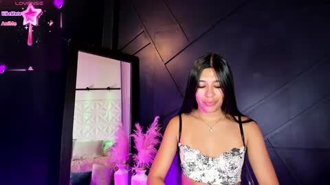 Snapshot of emilyh_ chatting on 01.30.25 Emily online show from 01.30.25