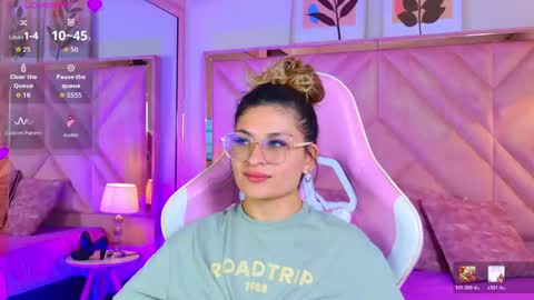 Emilyjonnes  online show from 05.14.26