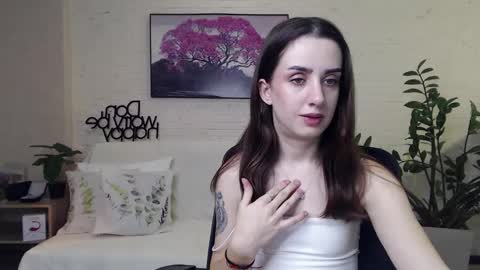 Emyli online show from 01.04.25