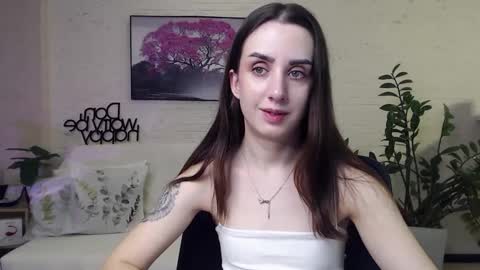 Emyli online show from 01.05.25